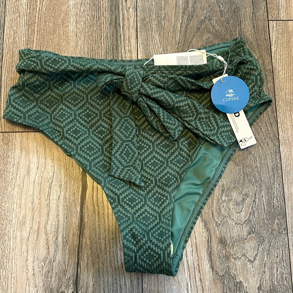 Brand new patterned green high rise bikini bottoms